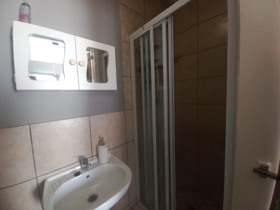 2 Bedroom Property for Sale in Waterval East North West